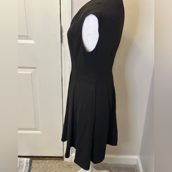 Theory Black Sleeveless Dress women’s Size 6 - Picture 8 of 13